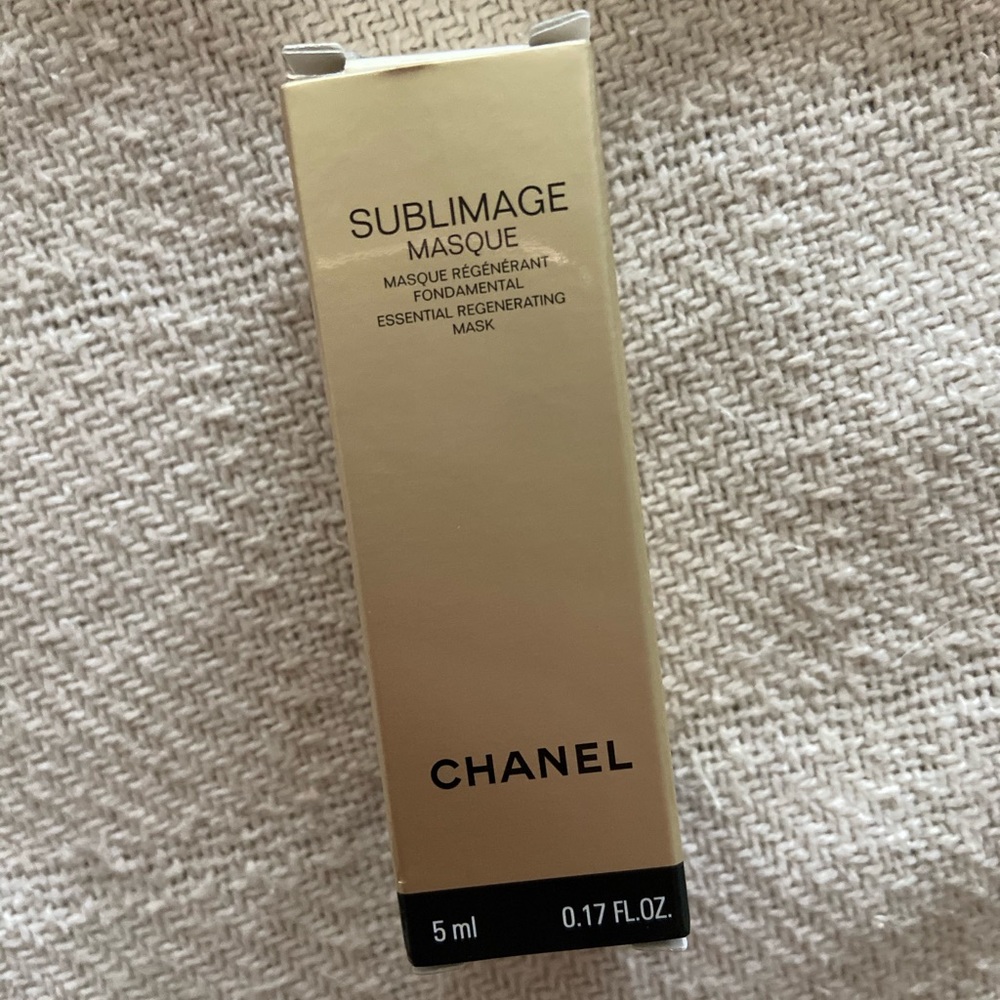 Chanel masque
